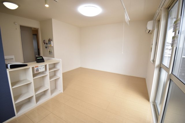 居室・リビング　居間です