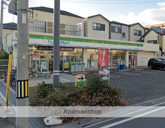 コンビニ　ファミリーマート（コンビニ）まで500m