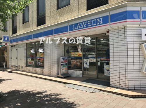 コンビニ　ローソン 横浜住吉町二丁目店（コンビニ）まで126m