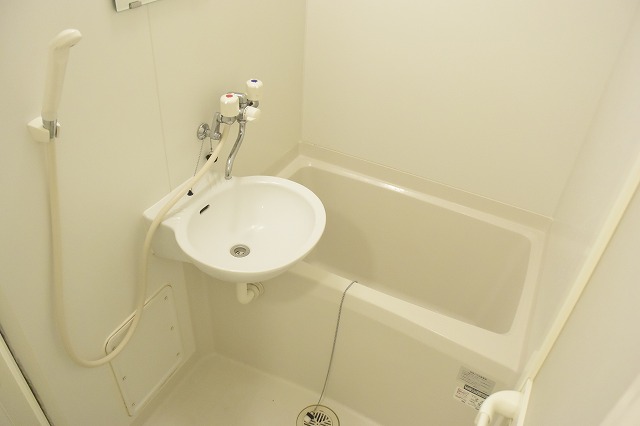 バス・シャワールーム　1日の疲れ癒せます。