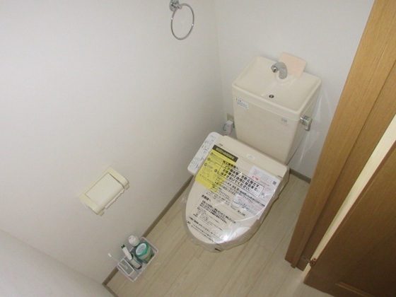 トイレ　※別号室の写真です