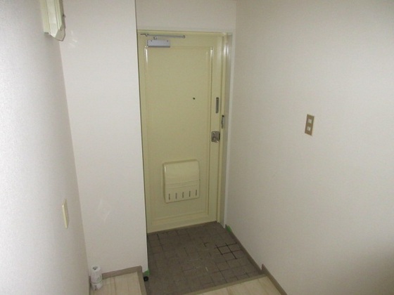 玄関　※別号室の写真です