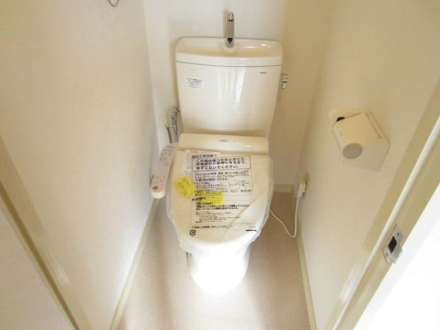 トイレ　温水洗浄便座