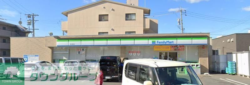 コンビニ　ファミリーマート港正徳町店（コンビニ）まで100m