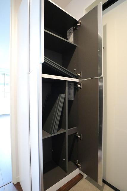 収納　収納　シューズボックス