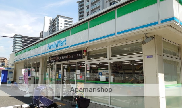 コンビニ　ファミリーマート（コンビニ）まで393m