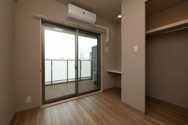 居室・リビング　こちらの居間で趣味の時間をお楽しみください