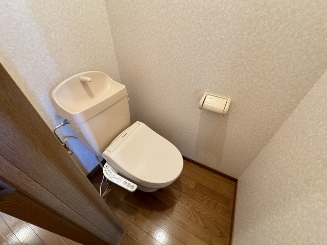トイレ　※別部屋の参考写真です。