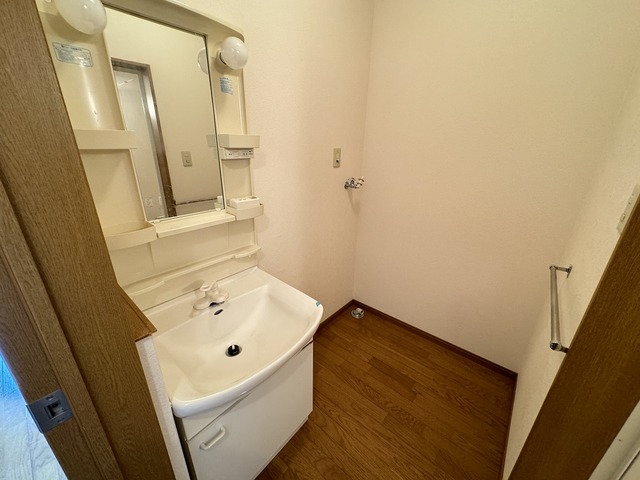 洗面設備　※別部屋の参考写真です。