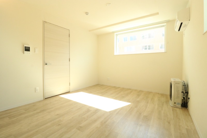 居室・リビング　白基調の内装♪