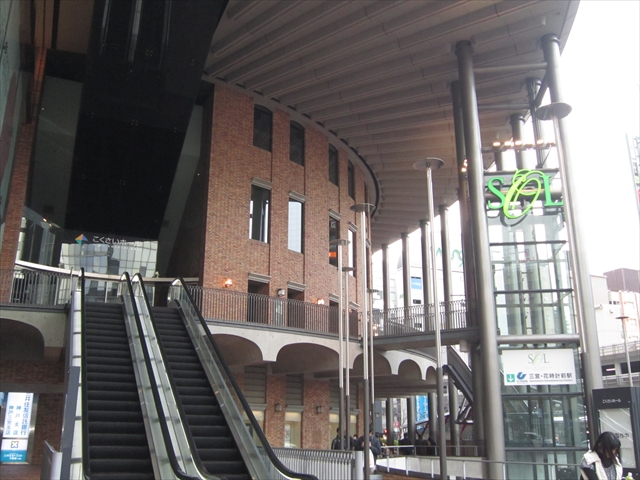 ショッピングセンター　神戸国際会館SOL（ショッピングセンター）まで365m