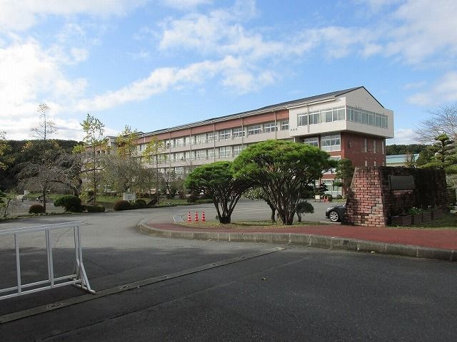 中学校　烏山中学校（中学校）まで4600m