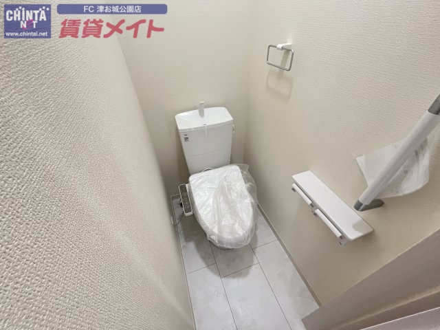 トイレ　同型参考写真