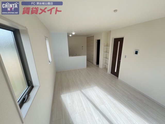 居室・リビング　同型参考写真