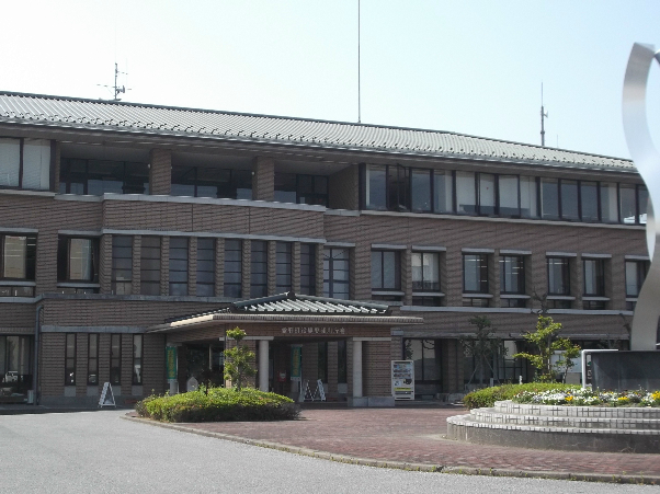 役所　愛荘町役場愛知川庁舎（役所）まで880m