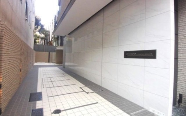 ロビー　弊社は全物件が仲介手数料半月分でご紹介可能です。