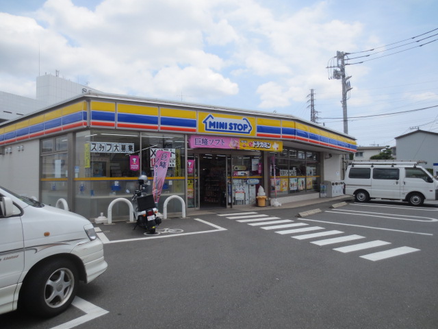 コンビニ　ミニストップ厚木旭町店（コンビニ）まで59m
