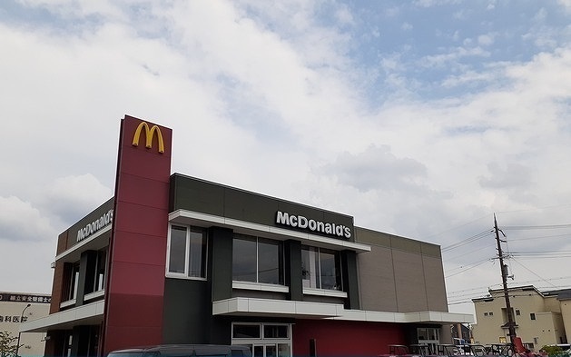 飲食店　マクドナルド様（飲食店）まで800m