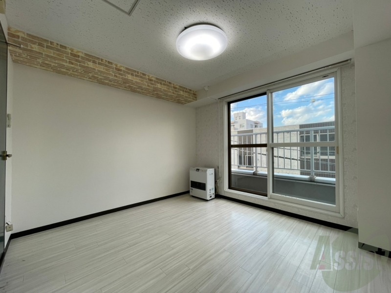 居室・リビング　広くてキレイなお部屋が広がっていて、充実した生活が送れそう。