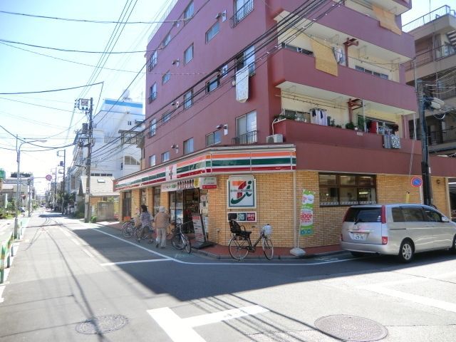 コンビニ　セブンイレブン（コンビニ）まで550m