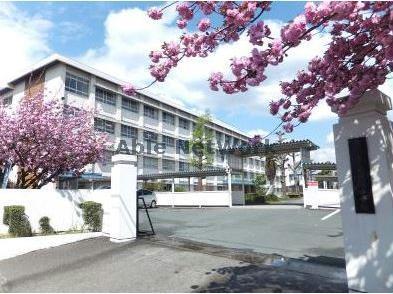 中学校　豊川市立東部中学校（中学校）まで653m