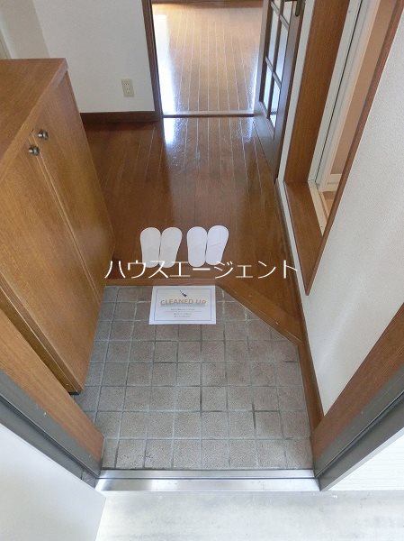 玄関　シューズボックス付きの玄関です。※参考画像、反転タイプ