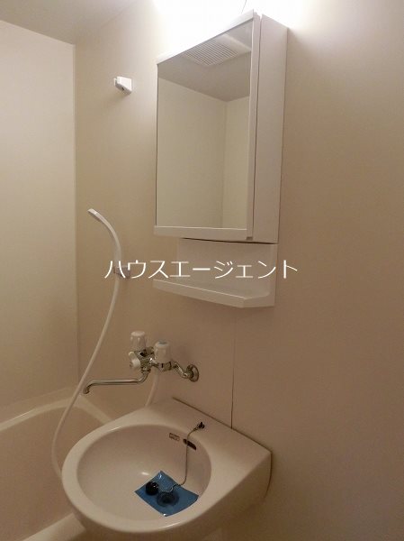 洗面設備　洗面台です。※参考画像