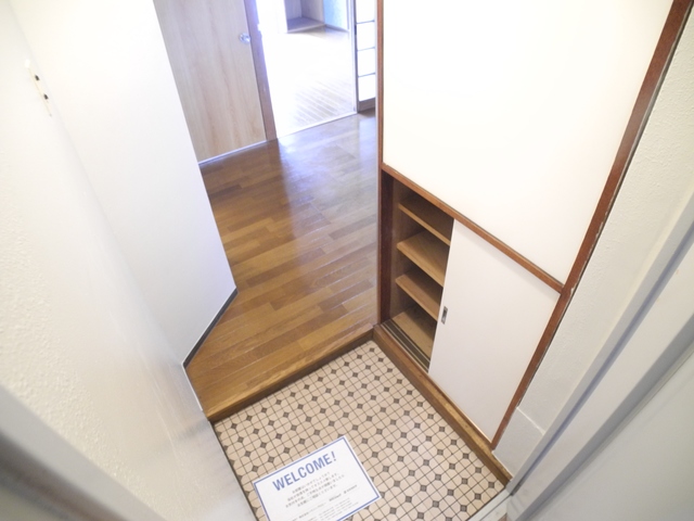 玄関　※2DKのお部屋の参考写真です※