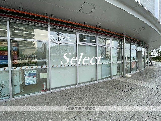 コンビニ　セブンイレブン（コンビニ）まで110m