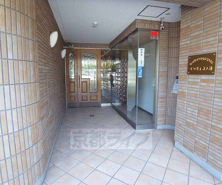 その他共有部分　高級感のある入り口です。