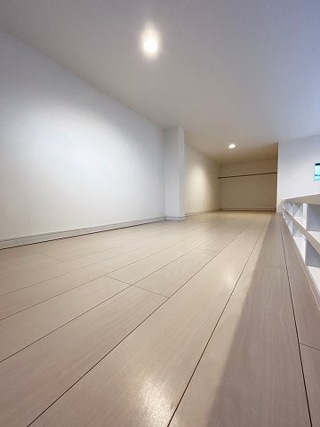 その他部屋・スペース　落ち着いた色調の寝室です