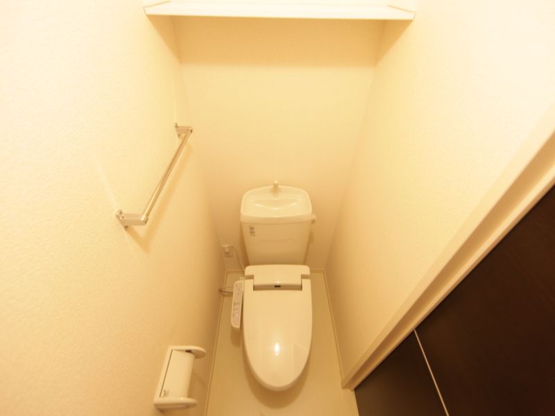 トイレ　ウォシュレット付
