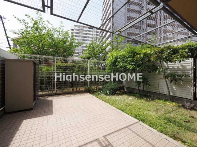 庭　簡単な家庭菜園も楽しめるお庭です