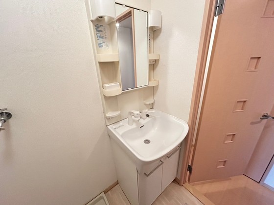 洗面設備　※別部屋の写真です
