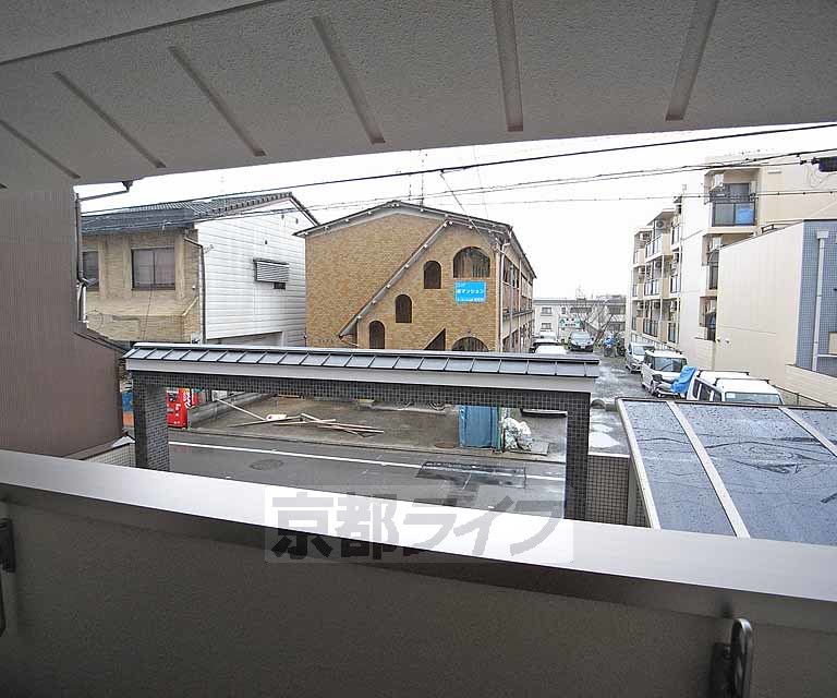 眺望　西側は道路面です。