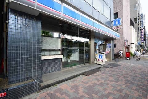コンビニ　ローソン 都営水道橋駅前（コンビニ）まで210m