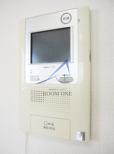 セキュリティ　モニター付きインターホンです。