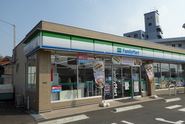 コンビニ　【ファミリーマート　小倉安部山入口店】（コンビニ）まで346m