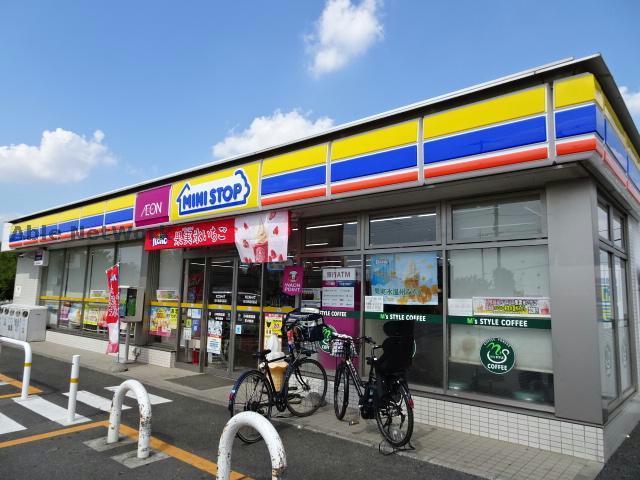 コンビニ　ミニストップ市原君塚3丁目店（コンビニ）まで216m