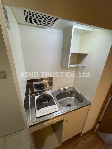 キッチン　コンパクトなキッチンで掃除もラクラク