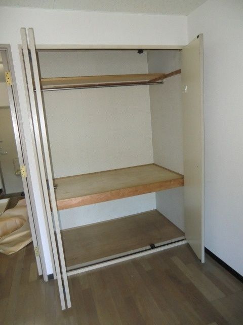 収納　たっぷり入る収納つき