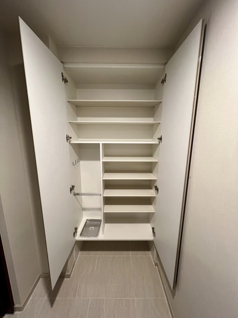 収納　シューズボックス