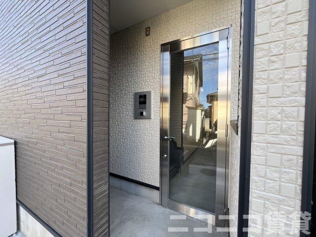 エントランス　オートロック付きで安心です