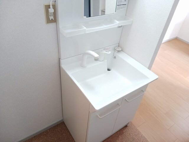 洗面設備　使いやすい洗面所です