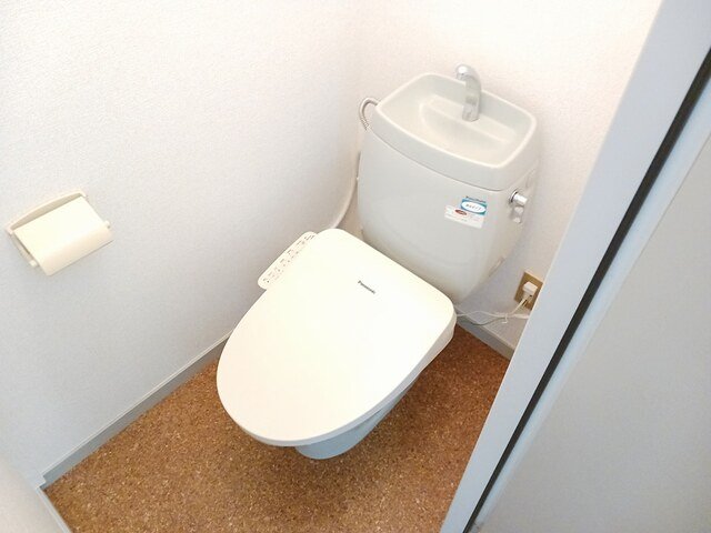 トイレ　コンパクトで使いやすいトイレです
