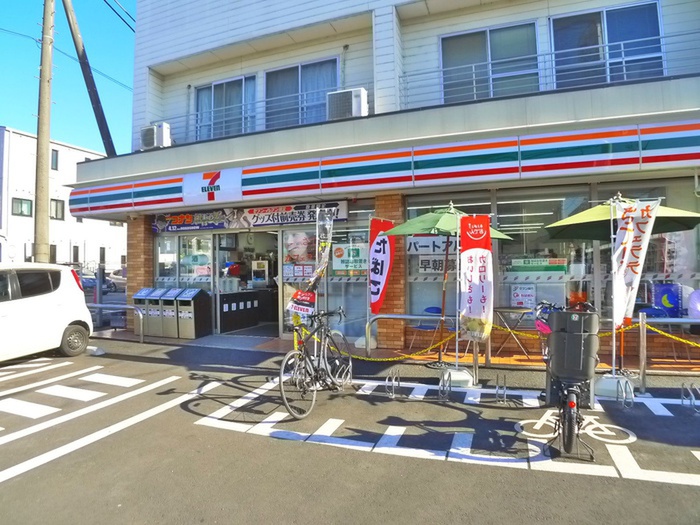 コンビニ　セブンイレブン（コンビニ）まで356m