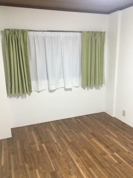 居室・リビング　※別部屋参考写真☆振分・角部屋・二面採光で使いやすい間取り☆