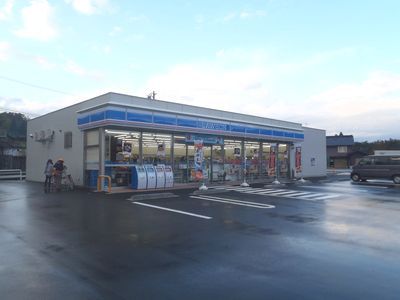 コンビニ　ローソン 富山婦中新町店（コンビニ）まで743m
