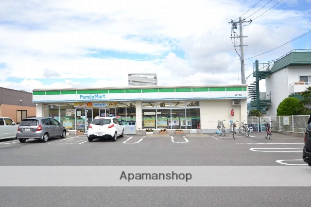 コンビニ　ファミリーマート（コンビニ）まで3000m
