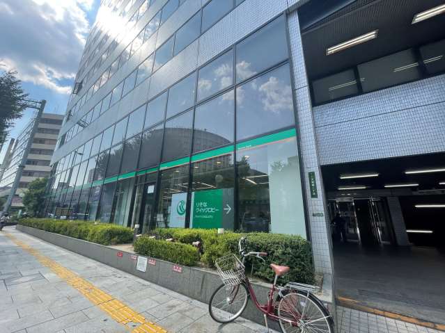 銀行　（株）りそな銀行／南森町支店（銀行）まで155m